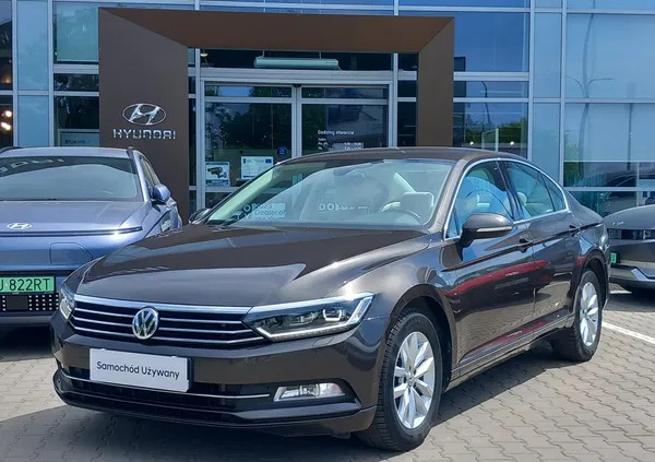 koniecpol Volkswagen Passat cena 69900 przebieg: 135298, rok produkcji 2016 z Koniecpol